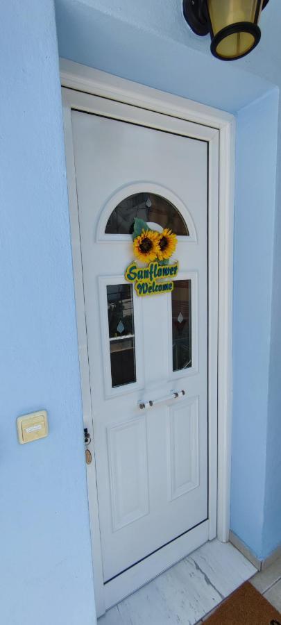 Sunflower Apartment Nea Peramos  Exterior photo