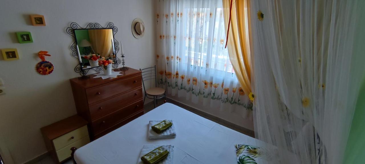 Sunflower Apartment Nea Peramos  Exterior photo